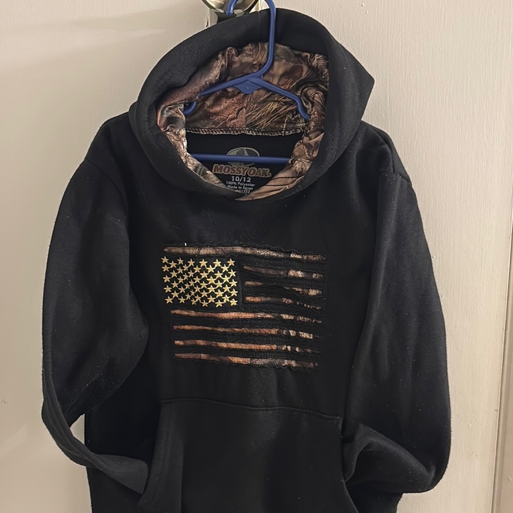 Mossy Oak Black Hoodie with Camouflage Flag